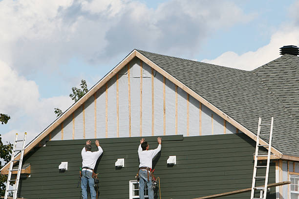 Professional Siding Replacement technician working in Preston, TX